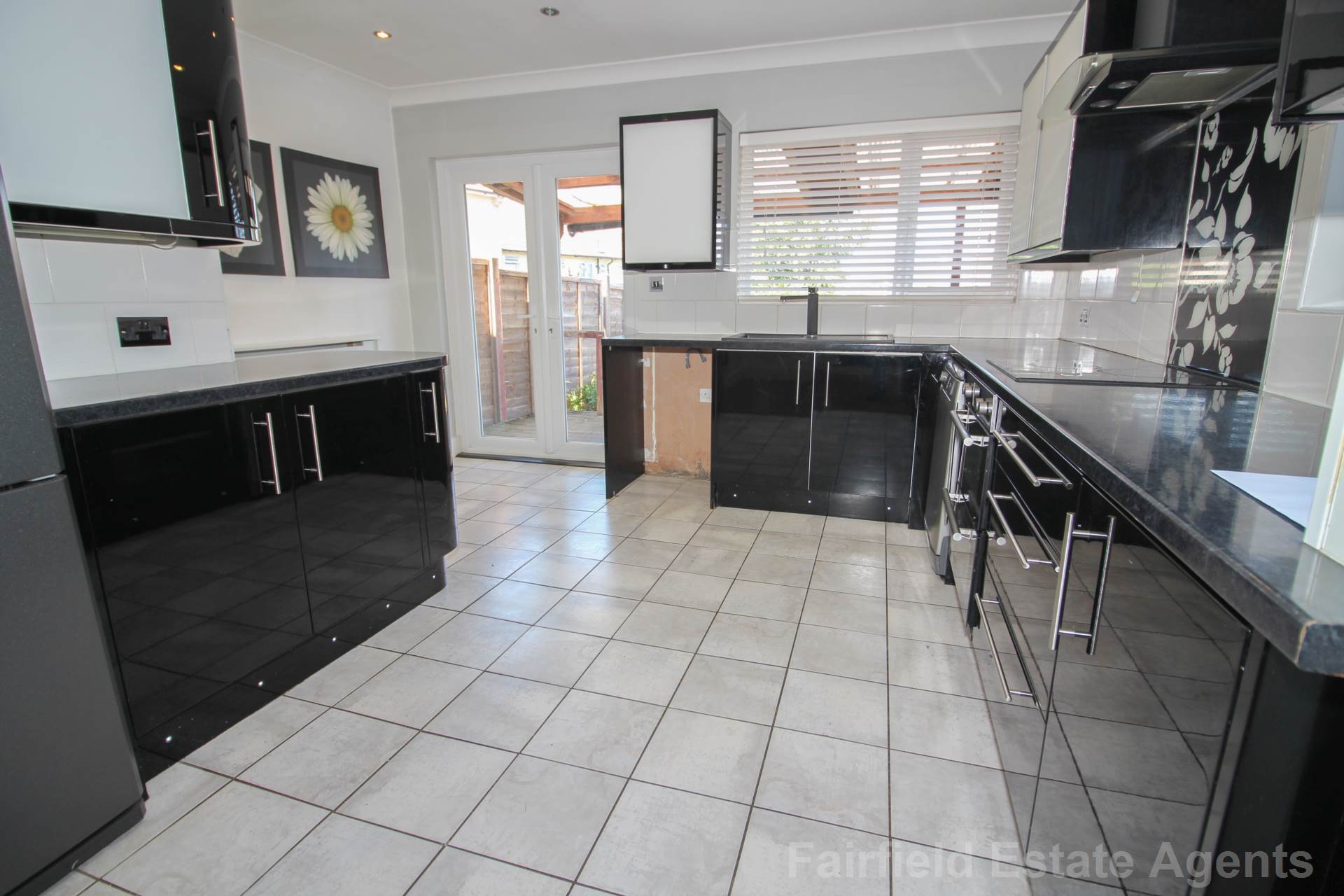 Additional Property Image 2 bedroom Terraced for sale in Watford 3