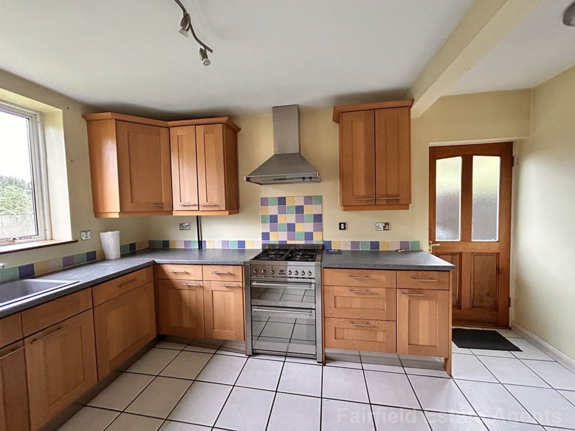 Additional Property Image 3 bedroom Semi Detached to rent in Watford 5