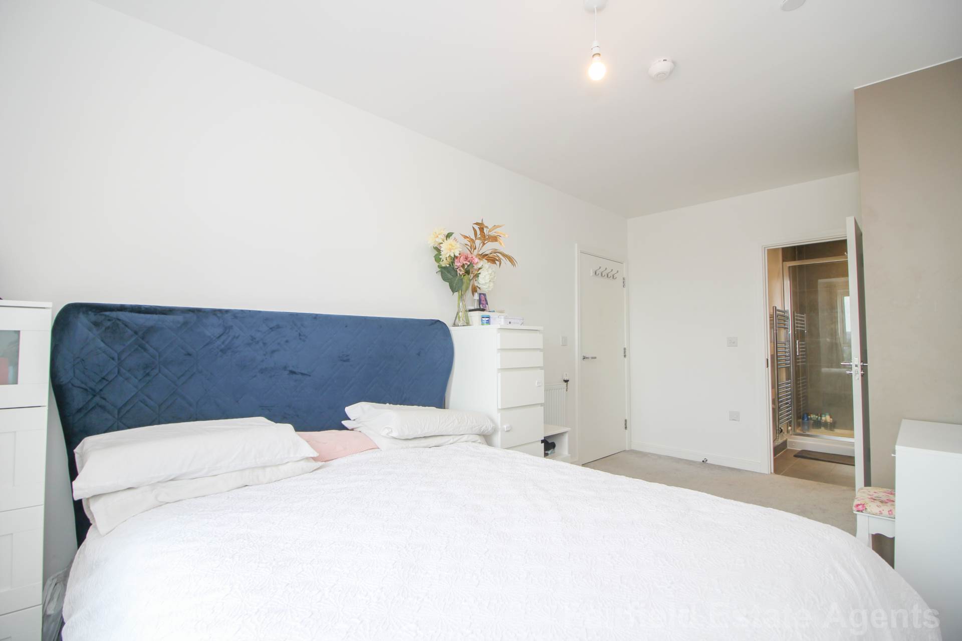 Additional Property Image 2 bedroom Flat for sale in Watford 2