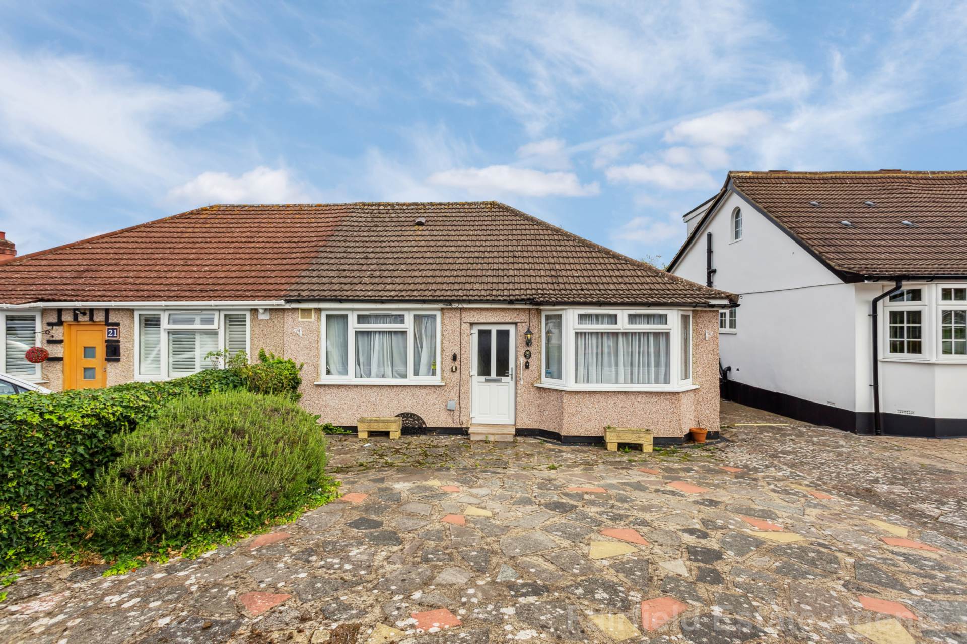 3 bedroom Semi Detached for sale in Watford