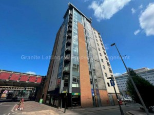 2 bedroom Apartment to rent in Salford