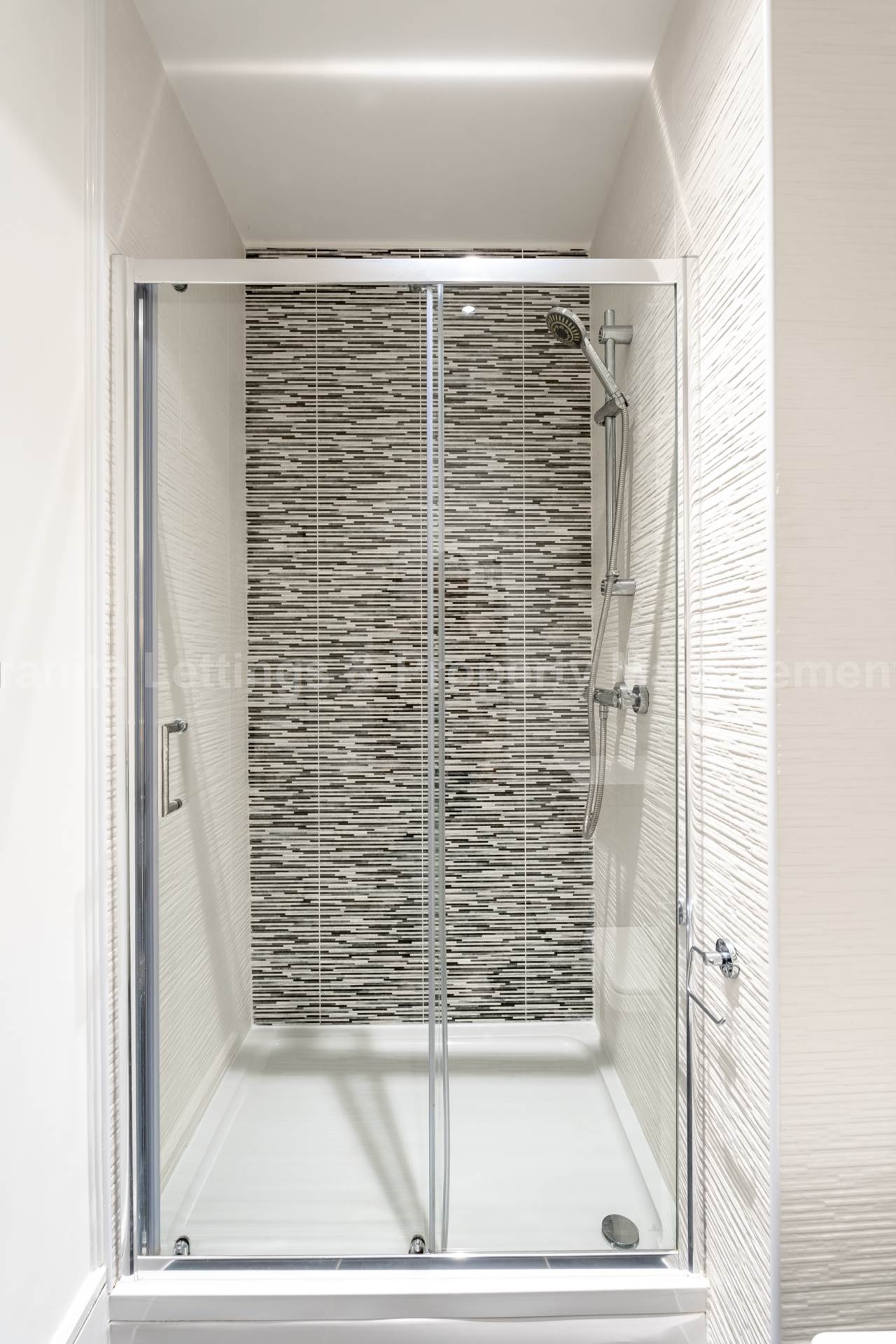 Additional Property Image 3 bedroom Apartment to rent in Salford 17