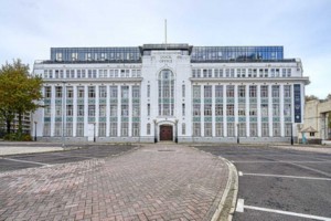 3 bedroom Apartment to rent in Salford