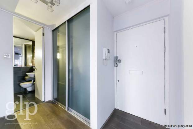 Additional Property Image 1 bedroom Flat to rent in London 8