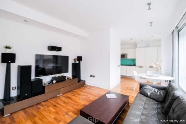2 bedroom Flat for sale in London