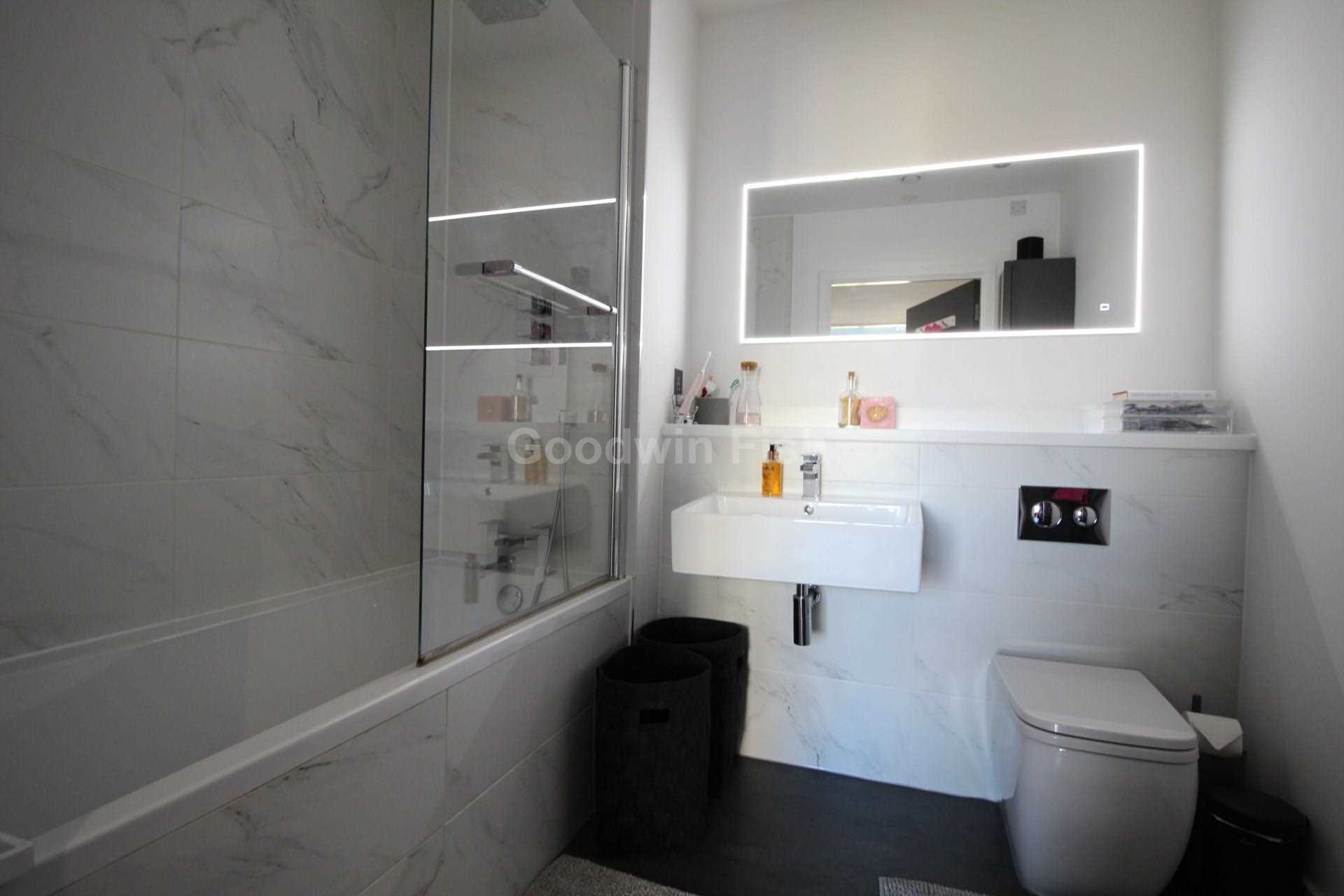 Additional Property Image 2 bedroom Apartment to rent in Manchester 16