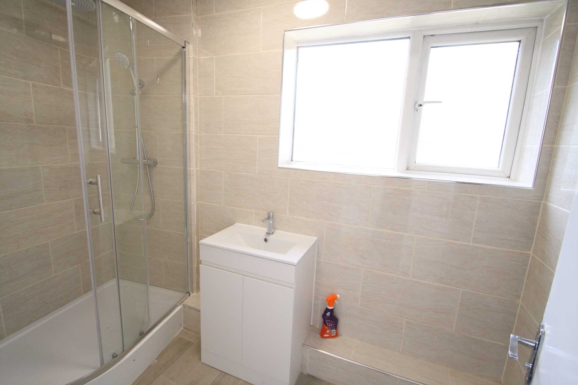 Additional Property Image 2 bedroom Flat to rent in London 8
