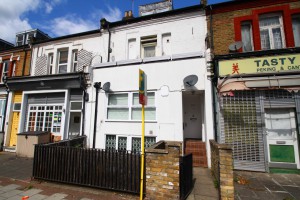 2 bedroom Flat to rent in London