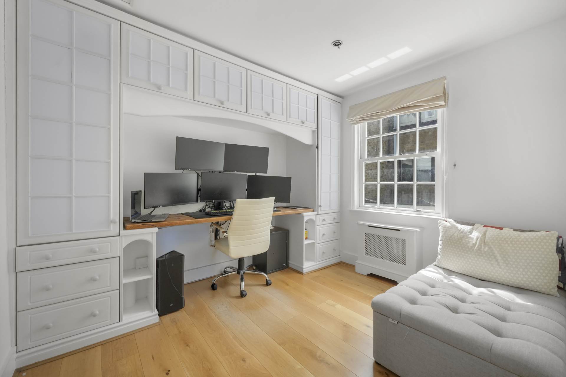 Additional Property Image 2 bedroom Mews to rent in London 9
