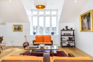2 bedroom Apartment to rent in London