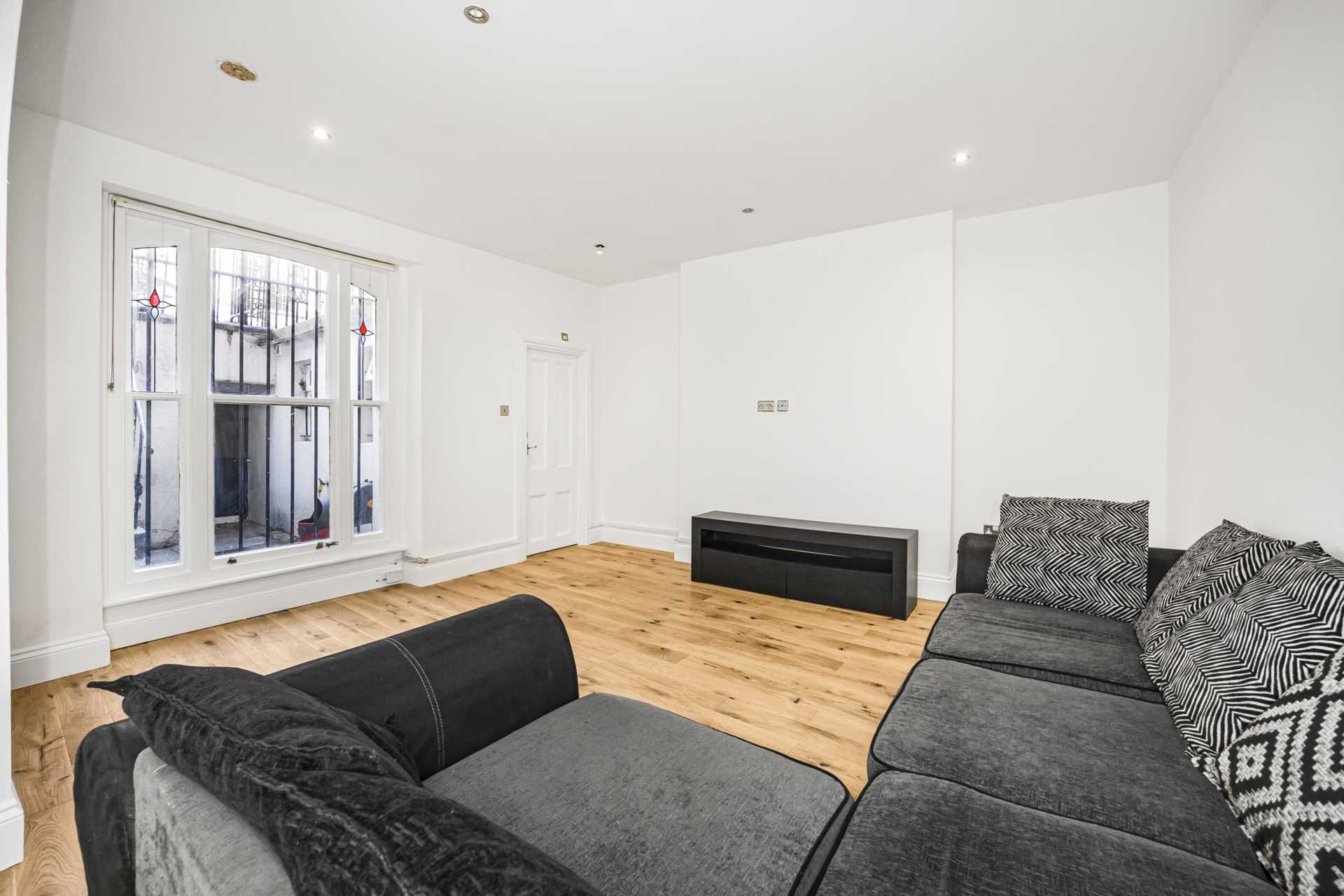 Additional Property Image 2 bedroom Apartment to rent in London 3