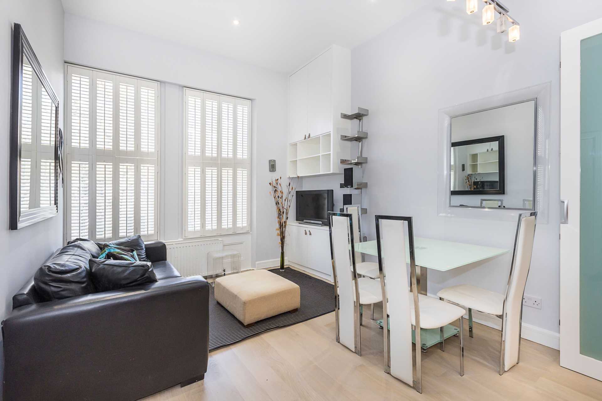 2 bedroom Flat for sale in London