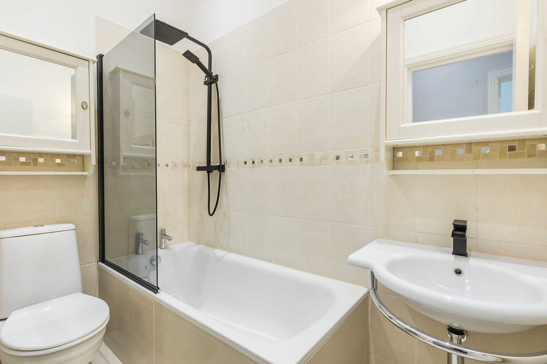 Additional Property Image 2 bedroom Flat for sale in London 6