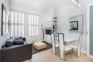 2 bedroom Flat for sale in London