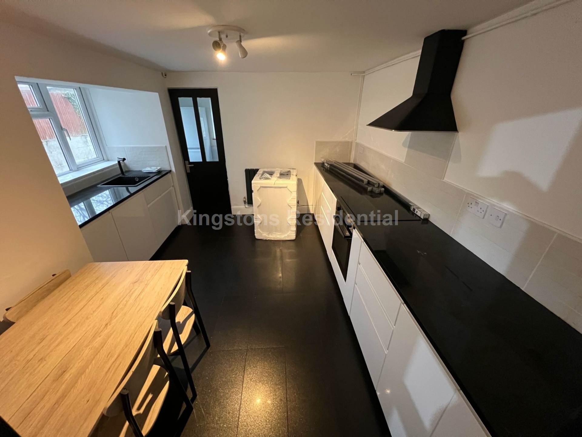4 bedroom Terraced to rent in Cardiff