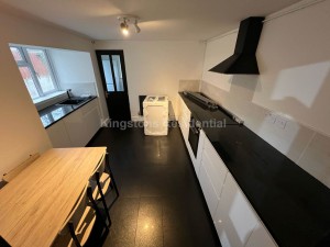 4 bedroom Terraced to rent in Cardiff