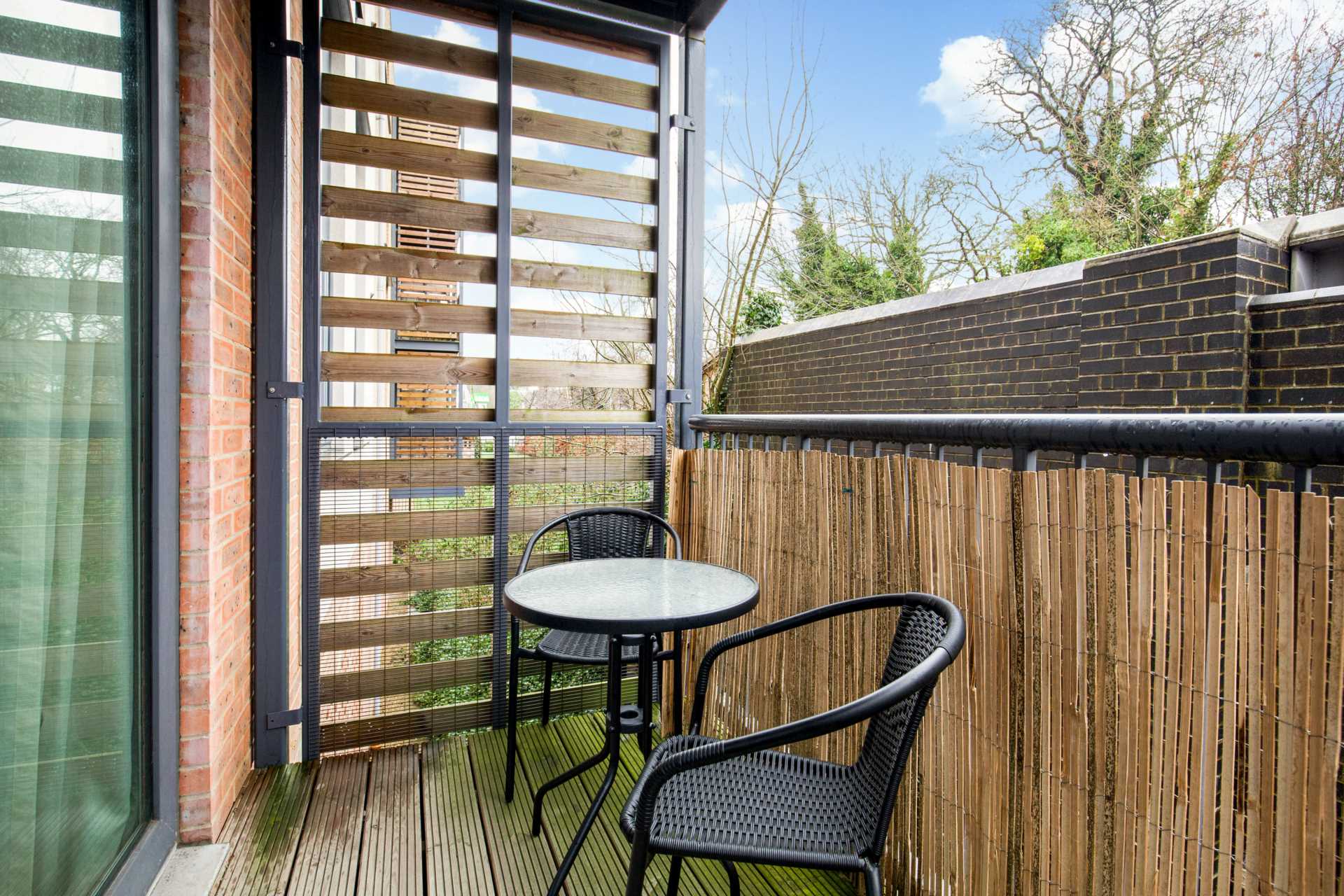 Additional Property Image 2 bedroom Flat for sale in Borehamwood 6