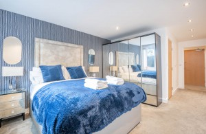 2 bedroom Flat for sale in Borehamwood