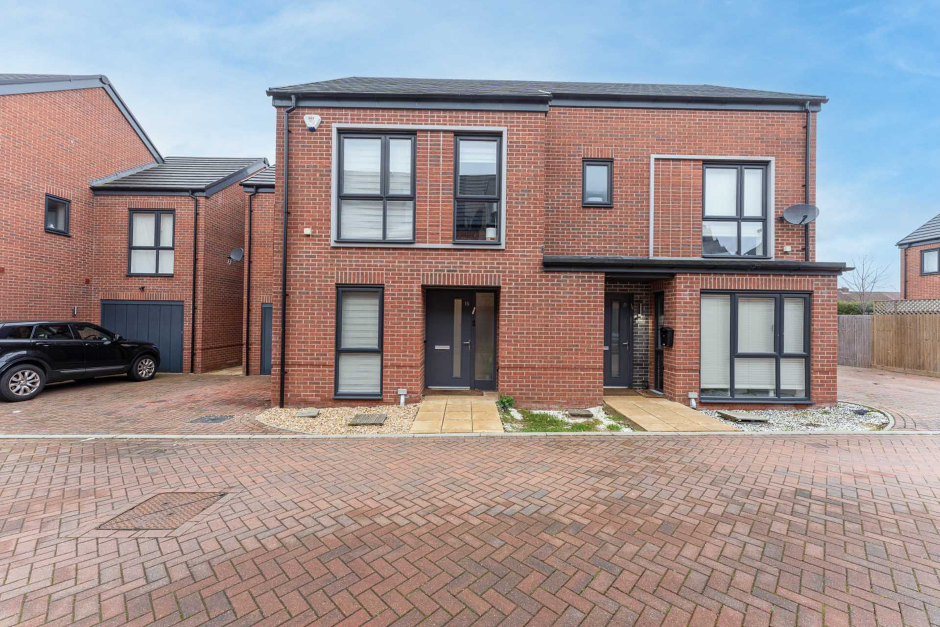 Additional Property Image 3 bedroom Semi Detached for sale in Borehamwood 2