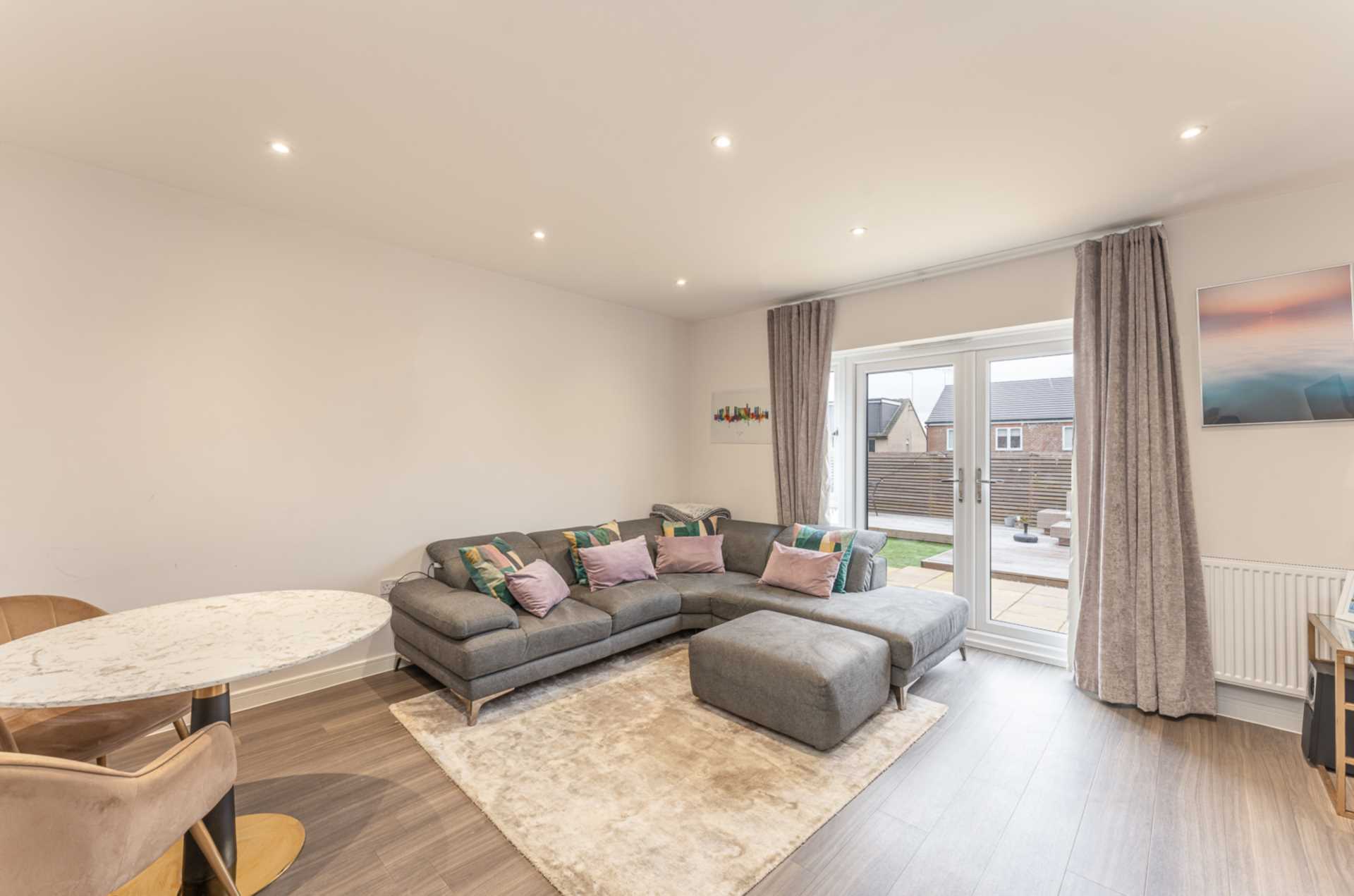 Additional Property Image 3 bedroom Semi Detached for sale in Borehamwood 5