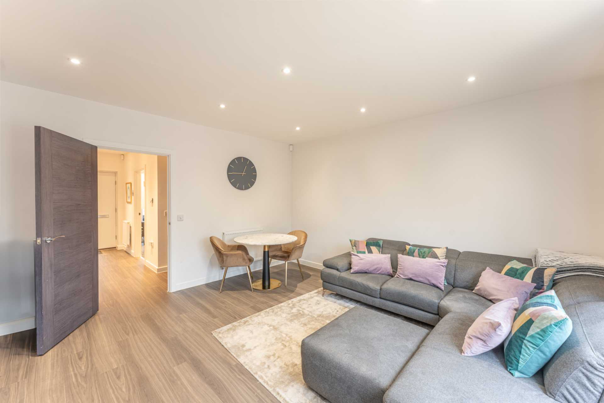 Additional Property Image 3 bedroom Semi Detached for sale in Borehamwood 7