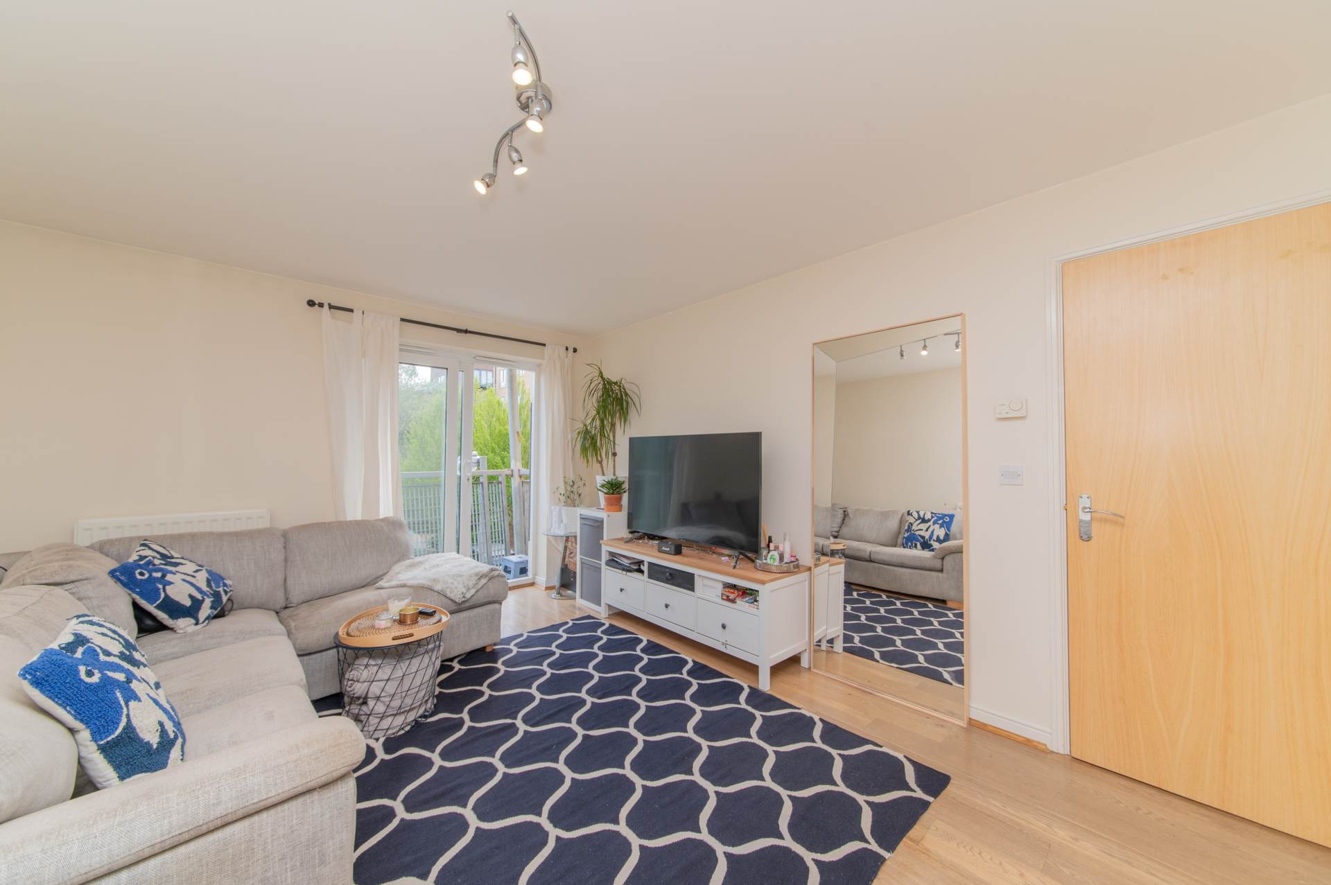 Additional Property Image 1 bedroom Flat for sale in Borehamwood 2