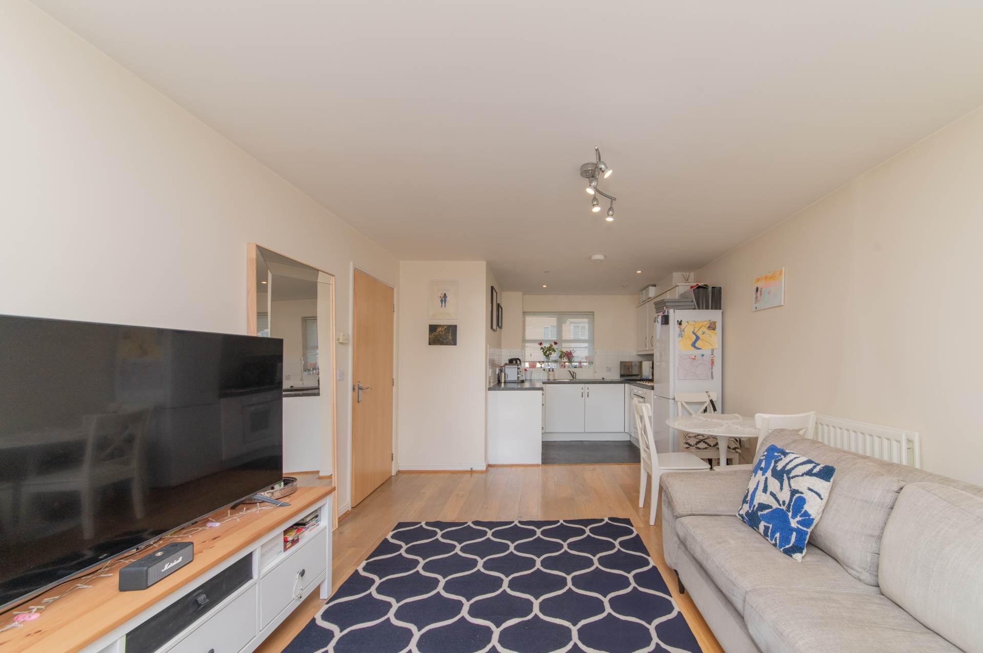 Additional Property Image 1 bedroom Flat for sale in Borehamwood 6