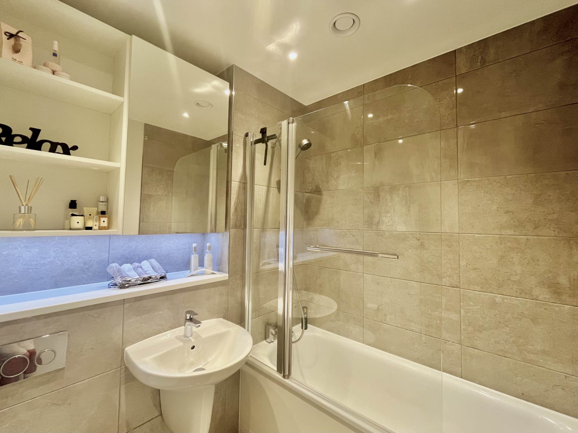 Additional Property Image 1 bedroom Flat for sale in Borehamwood 8