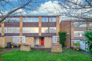 3 bedroom Maisonette for sale in Borehamwood