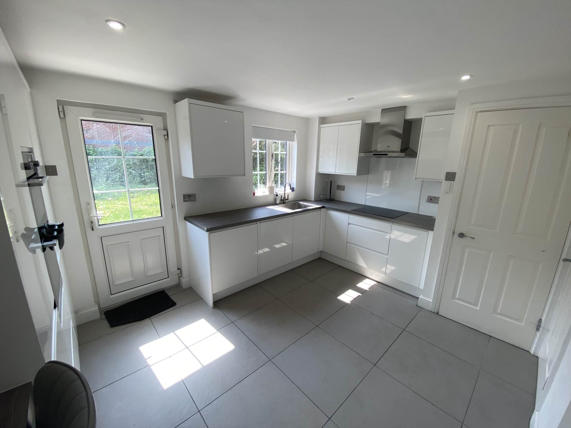 Additional Property Image 3 bedroom Semi Detached for sale in Borehamwood 5