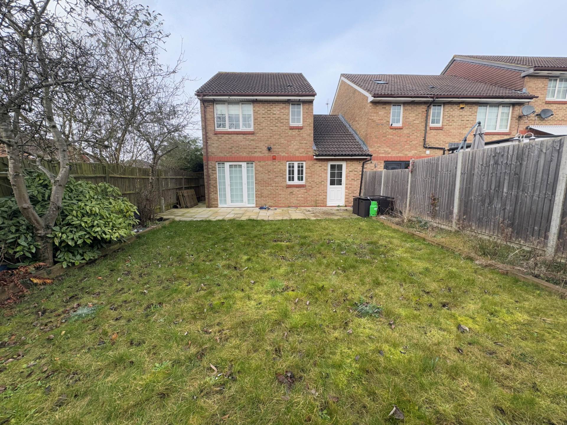 Additional Property Image 3 bedroom Semi Detached for sale in Borehamwood 13