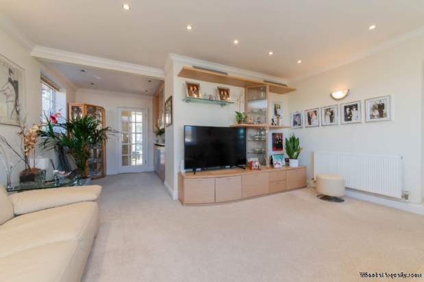Additional Property Image 3 bedroom Detached Bungalow for sale in Borehamwood 3