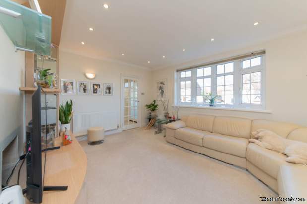 Additional Property Image 3 bedroom Detached Bungalow for sale in Borehamwood 4