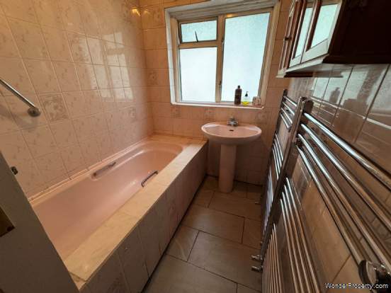 Additional Property Image 4 bedroom Link Detached House for sale in Edgware 8