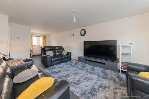 Additional Property Image 3 bedroom Maisonette for sale in Borehamwood 2