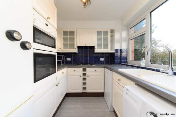 Additional Property Image 3 bedroom Maisonette for sale in Borehamwood 5