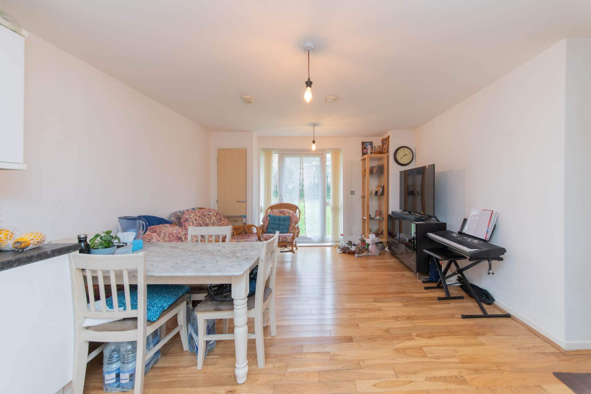 Additional Property Image 2 bedroom Flat for sale in Borehamwood 2