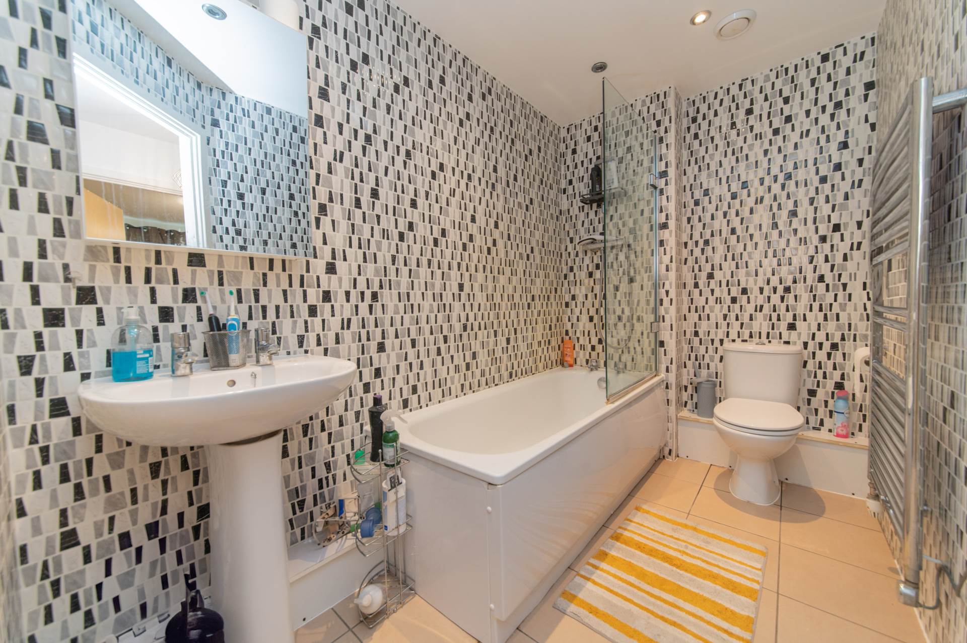 Additional Property Image 2 bedroom Flat for sale in Borehamwood 12