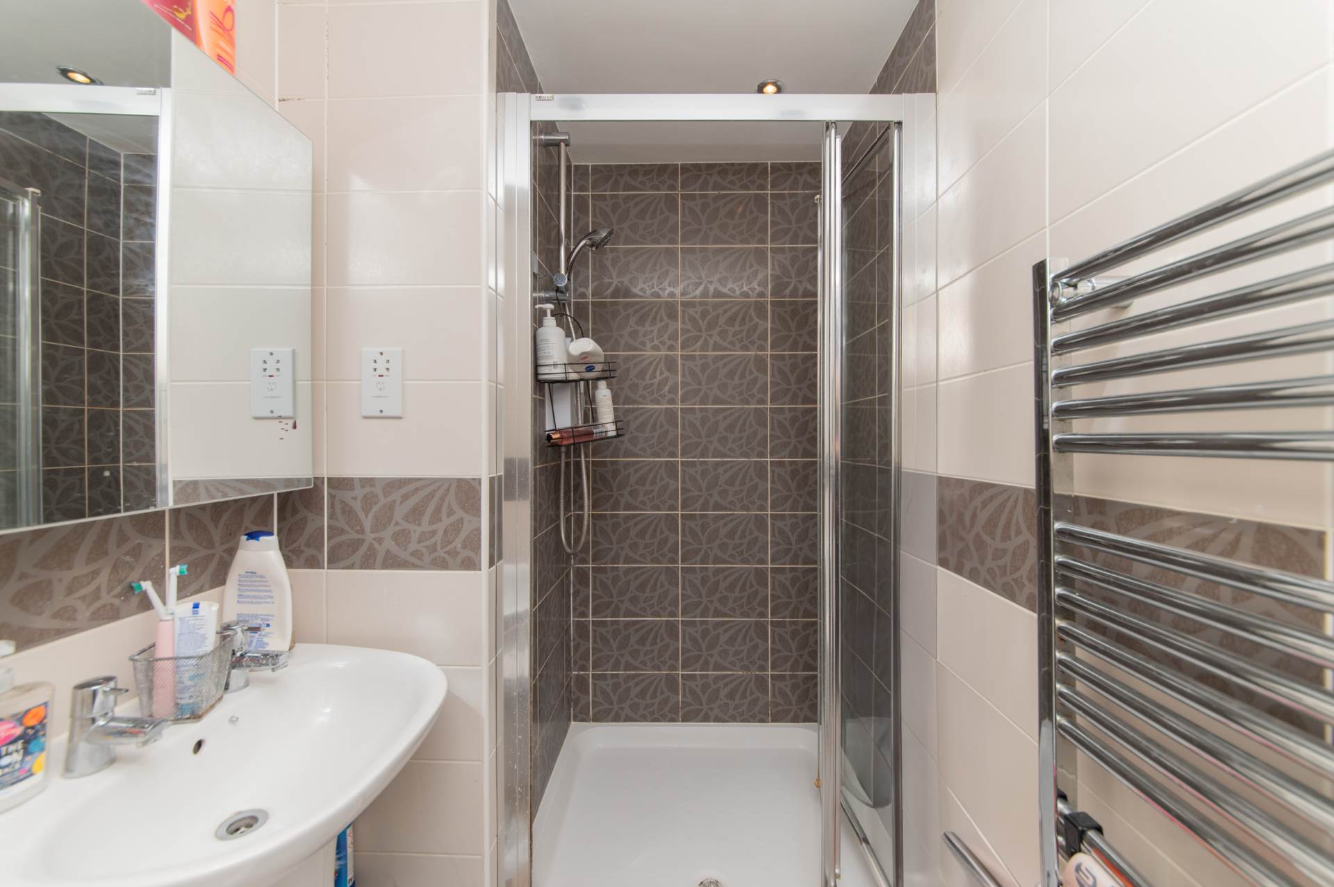 Additional Property Image 2 bedroom Flat for sale in Borehamwood 13