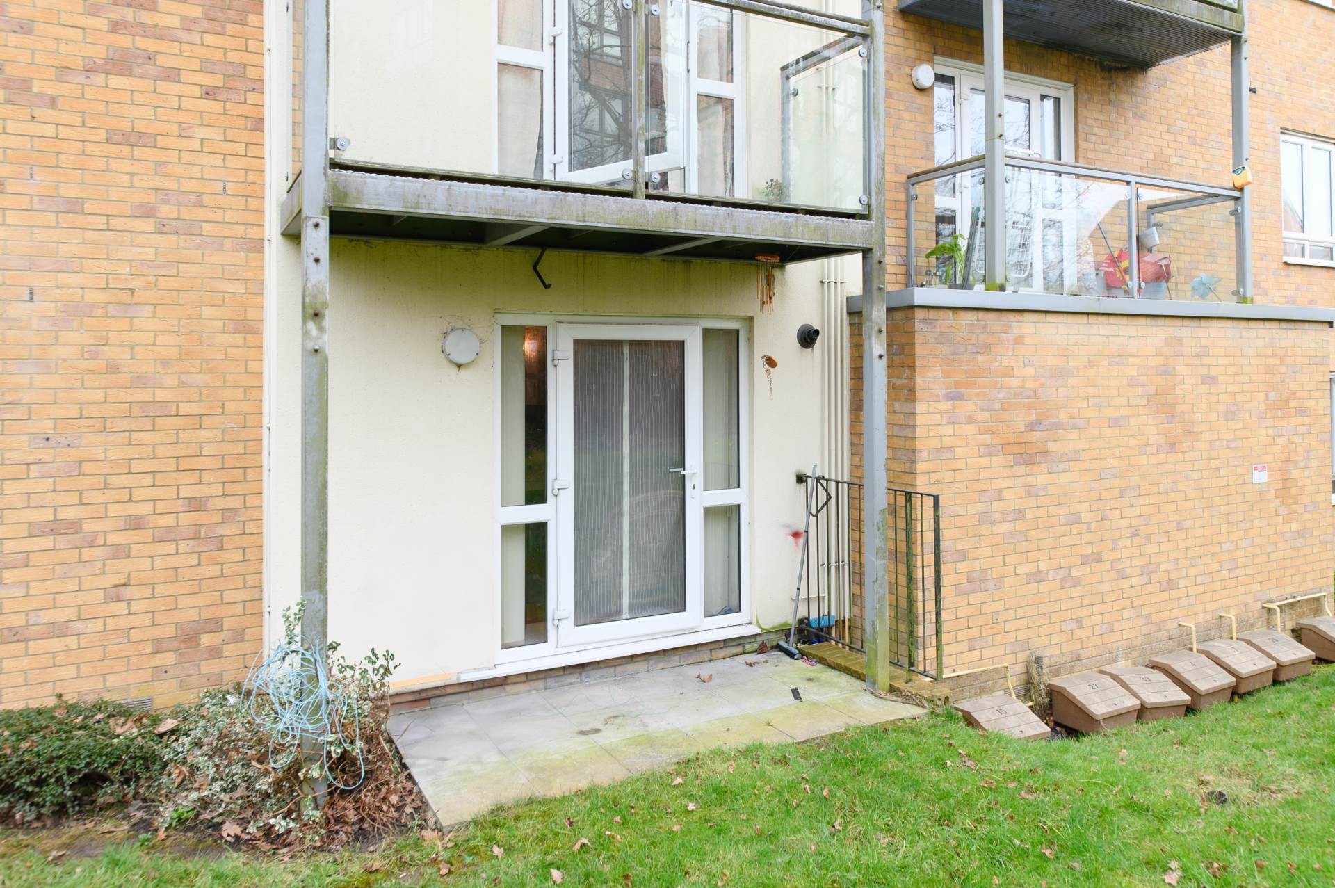Additional Property Image 2 bedroom Flat for sale in Borehamwood 7