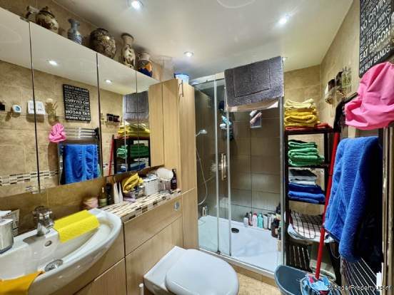 Additional Property Image 1 bedroom Flat for sale in Borehamwood 6