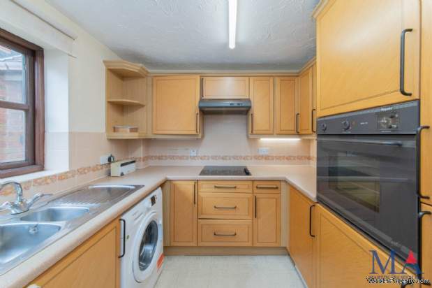 Additional Property Image 2 bedroom Flat for sale in Radlett 3