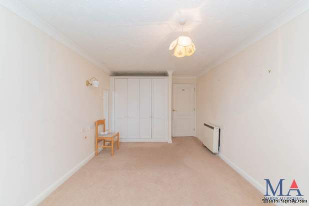 Additional Property Image 2 bedroom Flat for sale in Radlett 17
