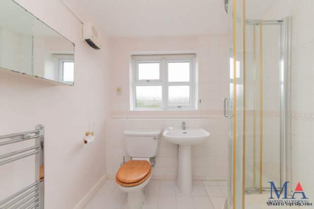 Additional Property Image 2 bedroom Flat for sale in Radlett 8