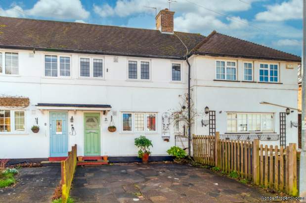 2 bedroom Terraced for sale in Bushey