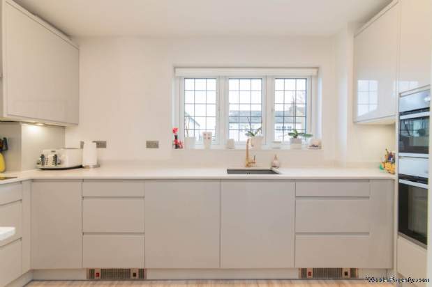 Additional Property Image 2 bedroom Terraced for sale in Bushey 5