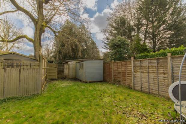 Additional Property Image 2 bedroom Terraced for sale in Bushey 11