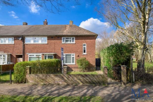 3 bedroom End of Terrace for sale in Borehamwood