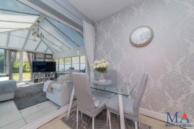 Additional Property Image 3 bedroom End of Terrace for sale in Borehamwood 3