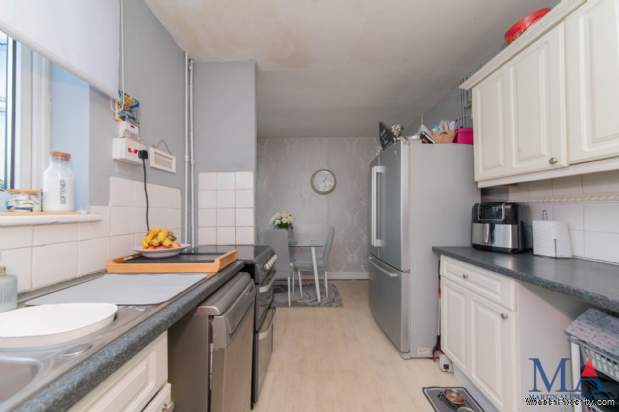 Additional Property Image 3 bedroom End of Terrace for sale in Borehamwood 15